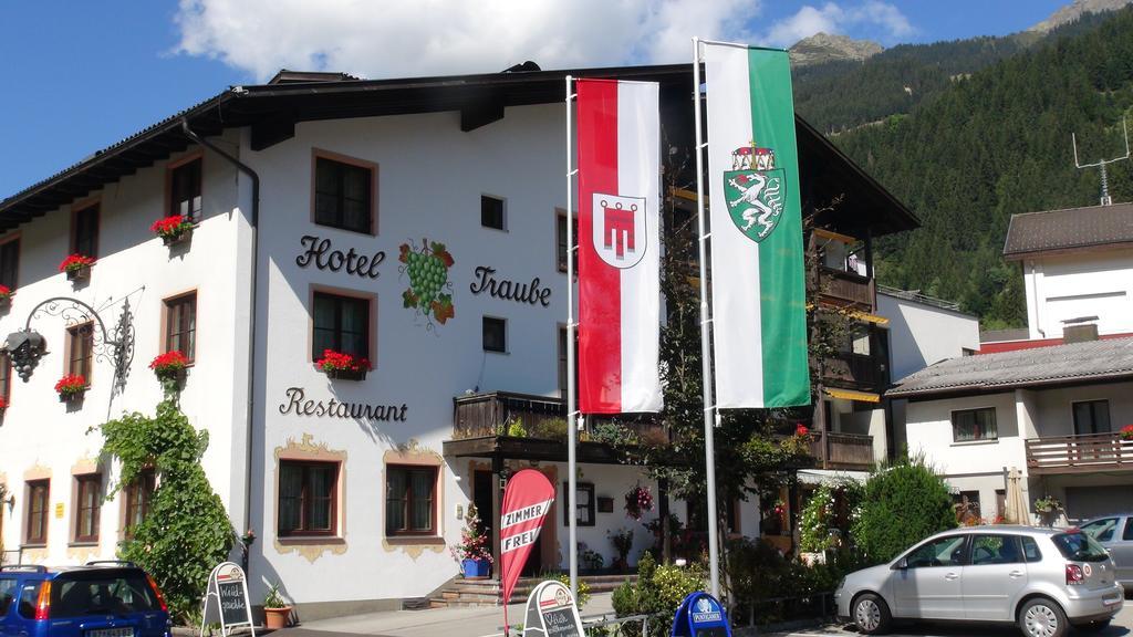 Hotel Traube Sankt Gallenkirch Bagian luar foto