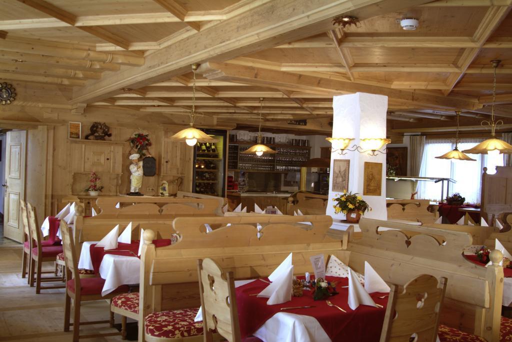 Hotel Traube Sankt Gallenkirch Bagian luar foto