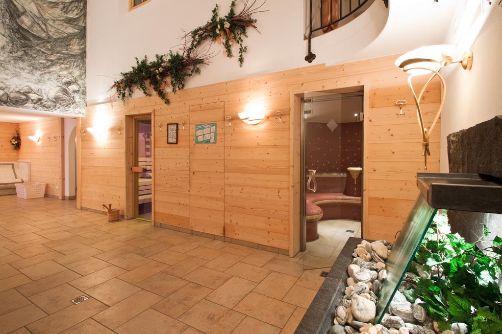 Hotel Traube Sankt Gallenkirch Bagian luar foto