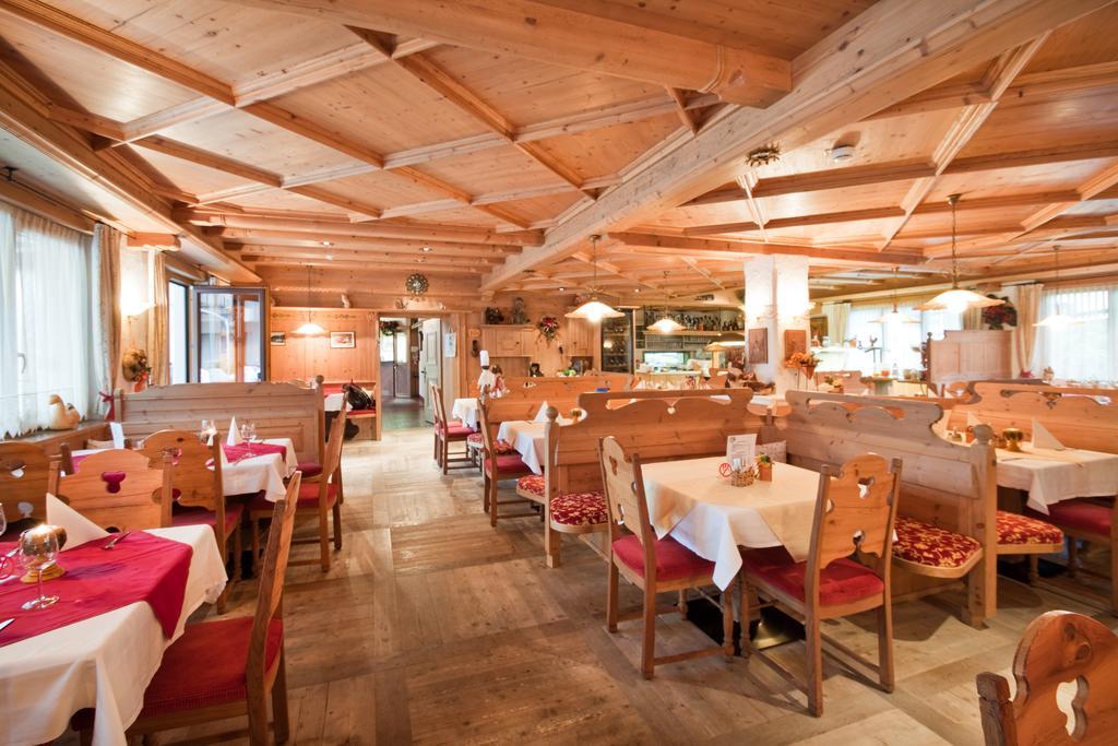 Hotel Traube Sankt Gallenkirch Bagian luar foto