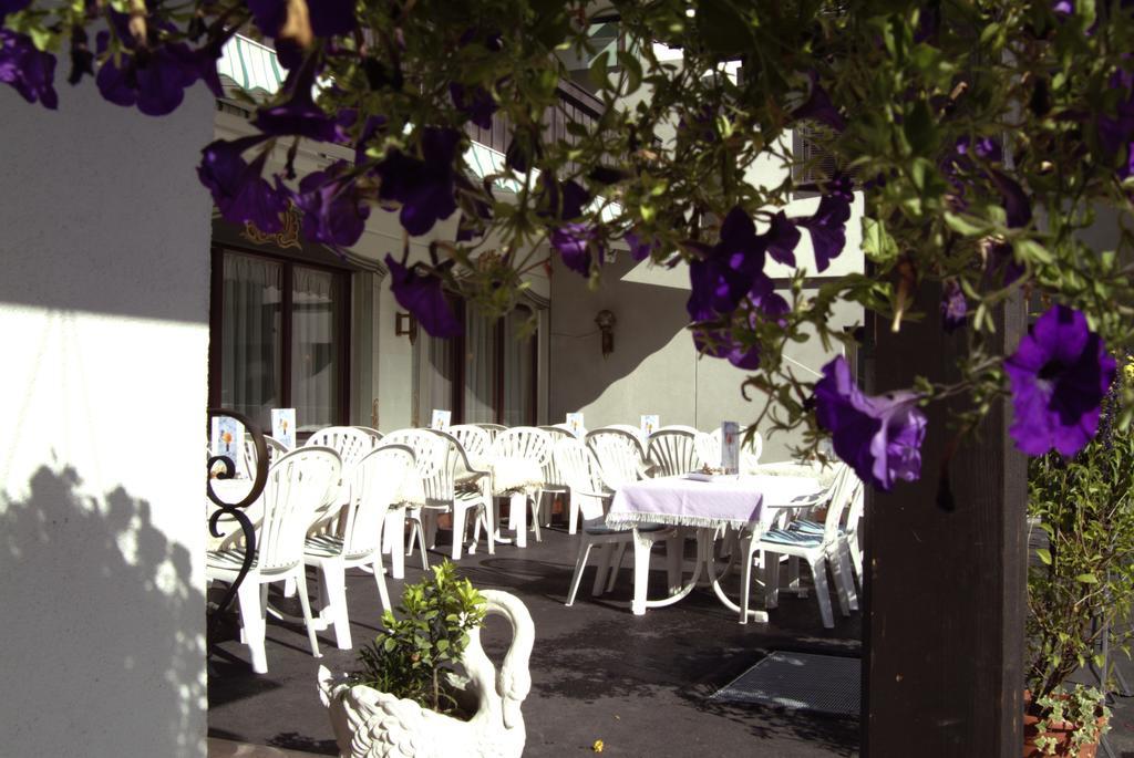 Hotel Traube Sankt Gallenkirch Bagian luar foto