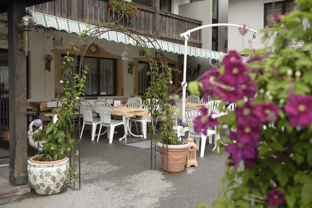 Hotel Traube Sankt Gallenkirch Bagian luar foto