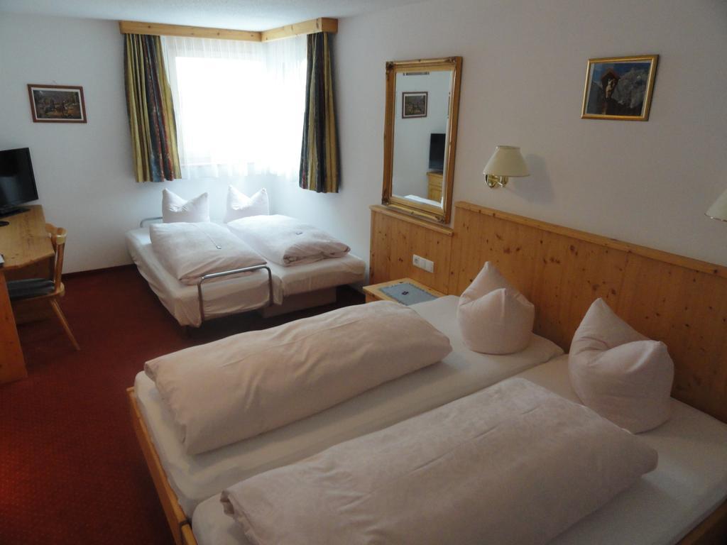 Hotel Traube Sankt Gallenkirch Ruang foto